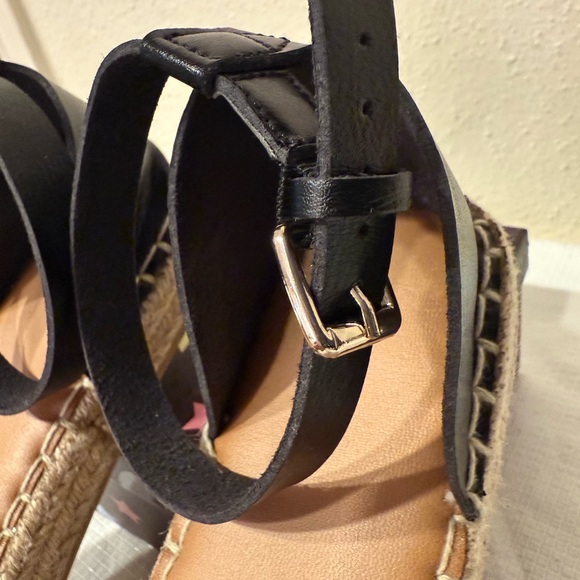 Old Navy Black and Tan Espadrille Sandals - Picture 6 of 14